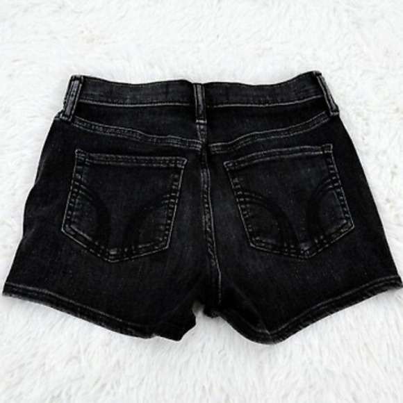 Hollister‎ Women's Size 26 Waist High-Rise Black Wash Distressed Denim Shorts - Picture 2 of 10